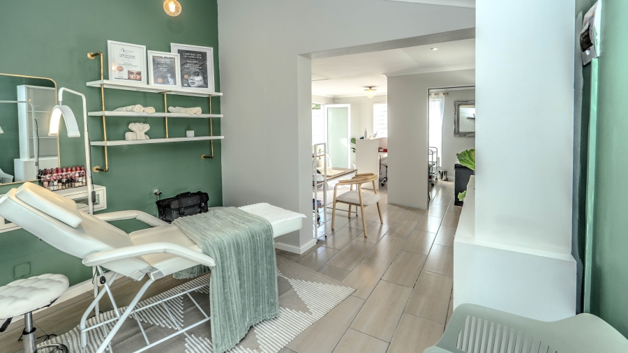 5 Bedroom Property for Sale in De Bron Western Cape